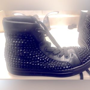 Men size 8 black rhinestoned high top sneakers 👟 barely worn